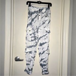 Olivaceous pants